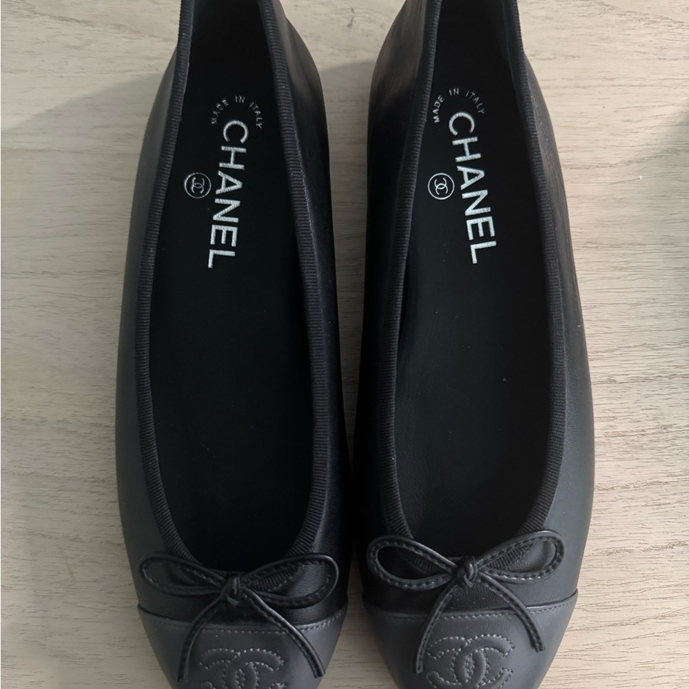 Chanel Ballet Flats in Black - Picture 15 of 16